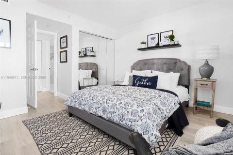 Купить кондоминиум в Тамарак, Флорида 2 спальни, 118.45м2, № 2007803 - фото 16