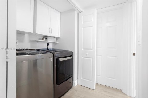 Купить кондоминиум в Тамарак, Флорида 2 спальни, 118.45м2, № 2007803 - фото 20