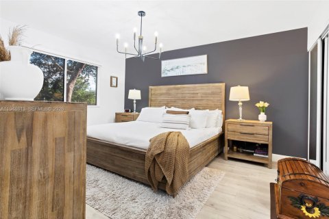 Купить кондоминиум в Тамарак, Флорида 2 спальни, 118.45м2, № 2007803 - фото 8