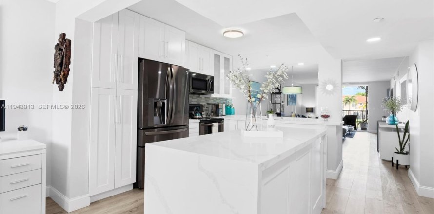 Кондоминиум с 2 спальнями в Тамарак, Флорида № 2007803