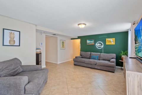 Casa en venta en Fort Lauderdale, Florida, 4 dormitorios, 165.55 m2 № 2184775 - foto 21