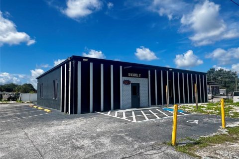 Propiedad comercial en Kissimmee, Florida 281.22 m2 № 2312612