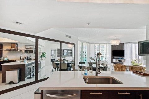 Copropriété à vendre à Sunny Isles Beach, Floride: 3 chambres, 138.33 m2 № 1714294 - photo 16