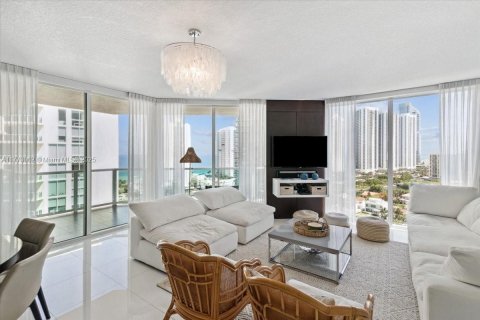 Copropriété à vendre à Sunny Isles Beach, Floride: 3 chambres, 138.33 m2 № 1714294 - photo 2