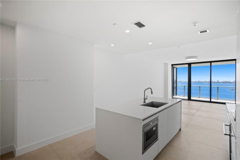 Condo in Miami, Florida, 1 bedroom  № 1891440 - photo 9