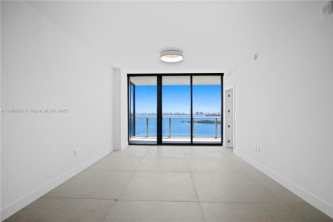 Condo in Miami, Florida, 1 bedroom  № 1891440 - photo 4