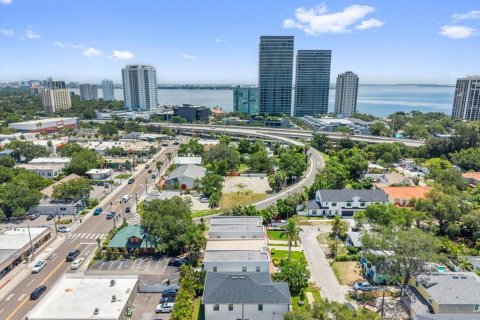 Touwnhouse à vendre à Tampa, Floride: 3 chambres, 179.3 m2 № 2303264 - photo 2