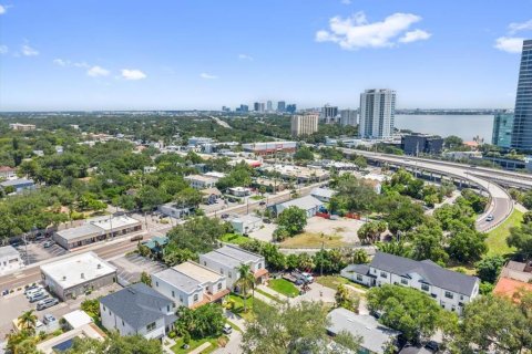 Touwnhouse à vendre à Tampa, Floride: 3 chambres, 179.3 m2 № 2303264 - photo 6