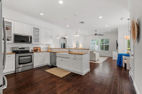 Touwnhouse à vendre à Tampa, Floride: 3 chambres, 179.3 m2 № 2303264 - photo 11