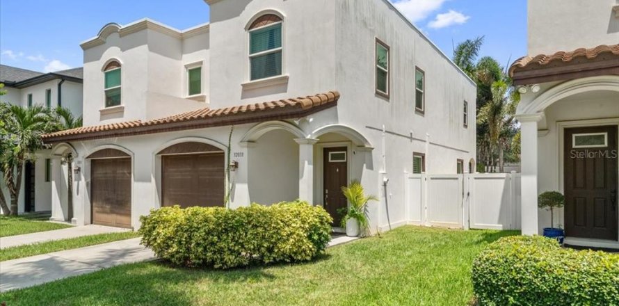 Touwnhouse à Tampa, Floride 3 chambres, 179.3 m2 № 2303264