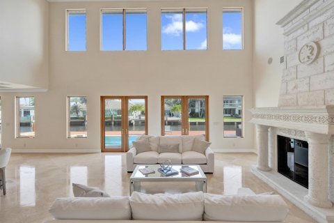 House in Fort Lauderdale, Florida 5 bedrooms, 668.9 sq.m. № 2176247 - photo 12