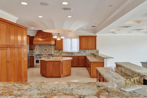 House in Fort Lauderdale, Florida 5 bedrooms, 668.9 sq.m. № 2176247 - photo 19