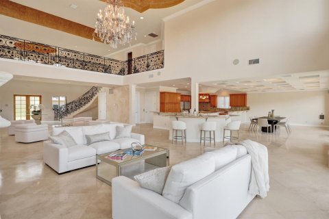 House in Fort Lauderdale, Florida 5 bedrooms, 668.9 sq.m. № 2176247 - photo 10