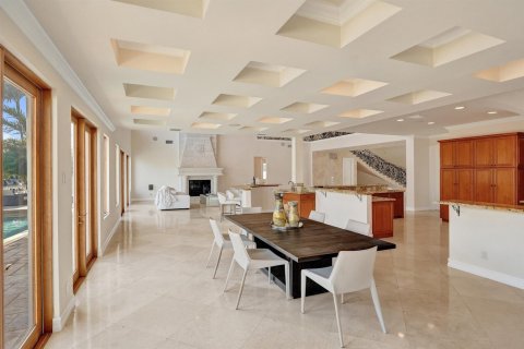 House in Fort Lauderdale, Florida 5 bedrooms, 668.9 sq.m. № 2176247 - photo 21
