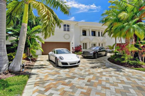 House in Fort Lauderdale, Florida 5 bedrooms, 668.9 sq.m. № 2176247 - photo 4