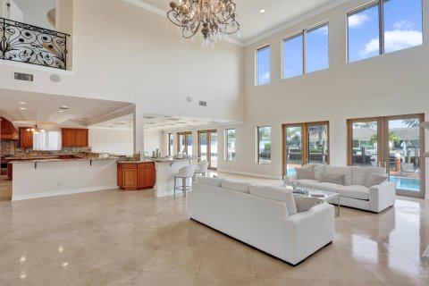 House in Fort Lauderdale, Florida 5 bedrooms, 668.9 sq.m. № 2176247 - photo 13