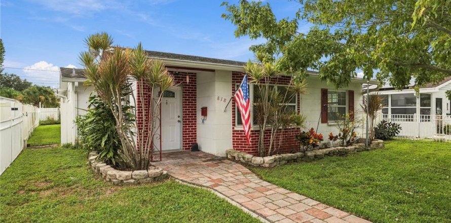 Villa ou maison à Saint Petersburg, Floride 3 chambres, 138.42 m2 № 2405126