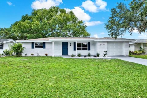 Casa en venta en New Port Richey, Florida, 4 dormitorios, 118.54 m2 № 1805075 - foto 1