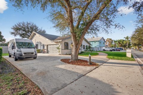 Villa ou maison à vendre à Margate, Floride: 3 chambres, 195.65 m2 № 2004734 - photo 5