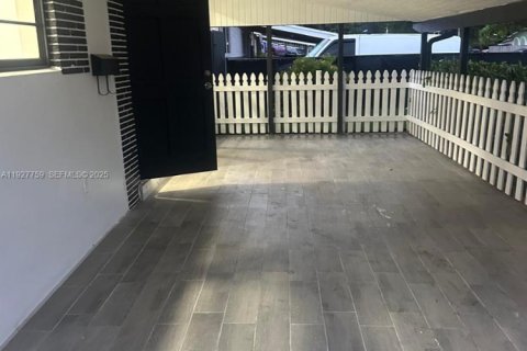 Купить виллу или дом в Холливуд, Флорида 3 спальни, 157.38м2, № 1988023 - фото 21