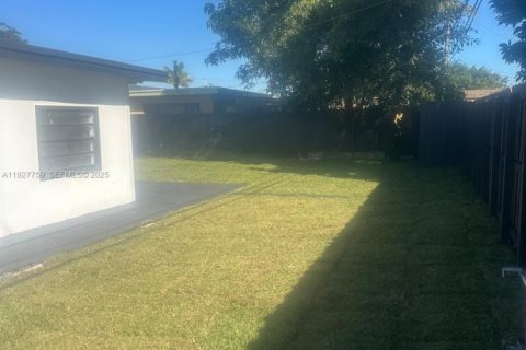 Купить виллу или дом в Холливуд, Флорида 3 спальни, 157.38м2, № 1988023 - фото 15