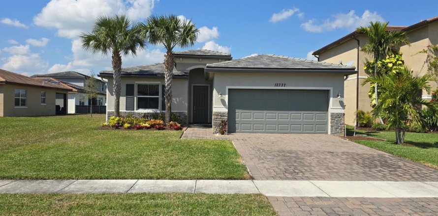 Casa en Port St. Lucie, Florida 3 dormitorios, 153.2 m2 № 2083439
