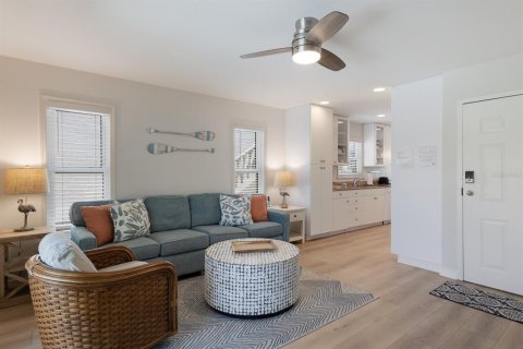 Propiedad comercial en venta en Bradenton Beach, Florida, 5 dormitorios, 217.58 m2 № 1824928 - foto 7