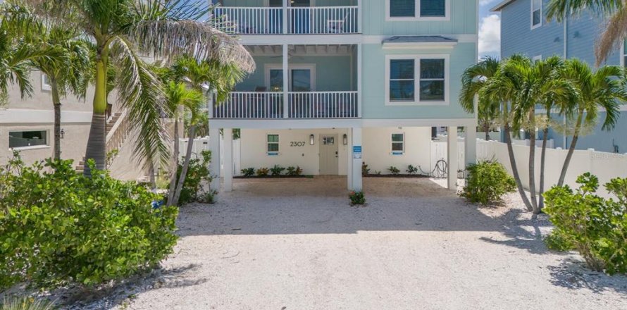 Propiedad comercial en Bradenton Beach, Florida 5 dormitorios, 217.58 m2 № 1824928