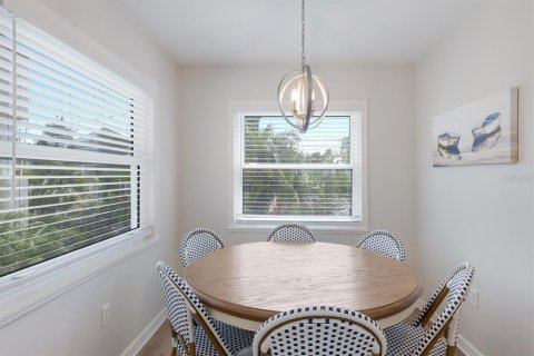 Propiedad comercial en venta en Bradenton Beach, Florida, 5 dormitorios, 217.58 m2 № 1824928 - foto 11