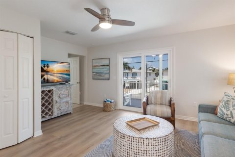 Propiedad comercial en venta en Bradenton Beach, Florida, 5 dormitorios, 217.58 m2 № 1824928 - foto 8