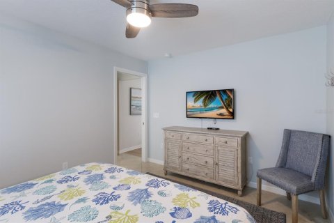 Propiedad comercial en venta en Bradenton Beach, Florida, 5 dormitorios, 217.58 m2 № 1824928 - foto 17