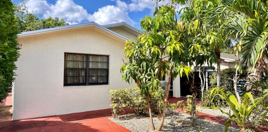 Casa en Miami, Florida 3 dormitorios, 120.31 m2 № 1154533