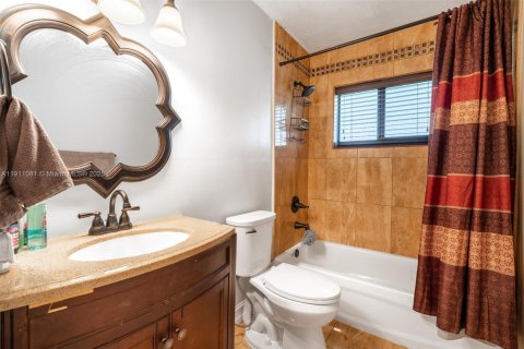 Купить виллу или дом в Майами-Гарденс, Флорида 4 спальни, 141.12м2, № 1966922 - фото 14