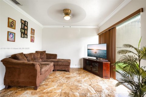 Купить виллу или дом в Майами-Гарденс, Флорида 4 спальни, 141.12м2, № 1966922 - фото 10
