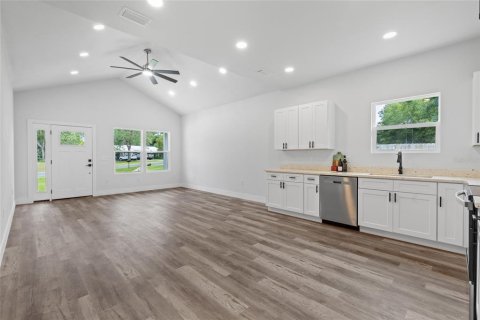 House in Newberry, Florida 3 bedrooms, 120.03 sq.m. № 1847109 - photo 3