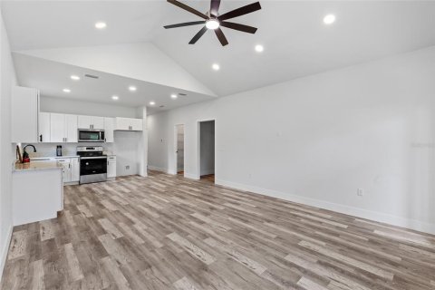 House in Newberry, Florida 3 bedrooms, 120.03 sq.m. № 1847109 - photo 6