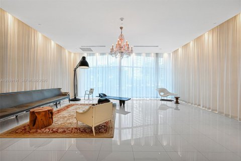 Condo in Miami, Florida, 2 bedrooms  № 2082993 - photo 10