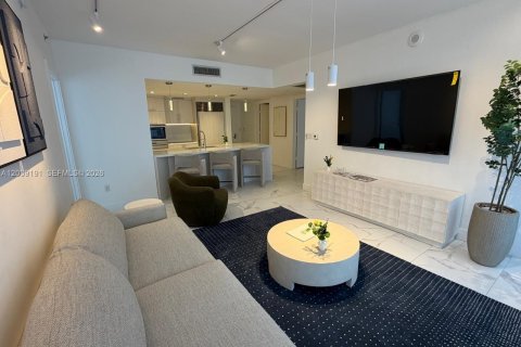 Condo in Miami, Florida, 2 bedrooms  № 2082993 - photo 18