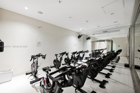 Condo in Miami, Florida, 2 bedrooms  № 2082993 - photo 5