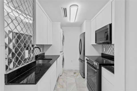 Купить кондоминиум в Бэл-Харбор, Флорида 2 спальни, 98.1м2, № 1800967 - фото 8