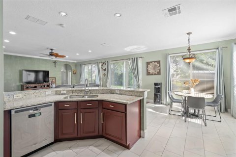 Villa ou maison à vendre à Oviedo, Floride: 5 chambres, 275.18 m2 № 1904636 - photo 12