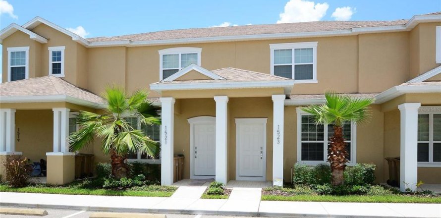Townhouse in Clermont, Florida 3 bedrooms, 139.45 sq.m. № 2201453