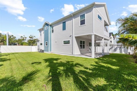 Casa en venta en Saint Petersburg, Florida, 3 dormitorios, 275.36 m2 № 2205592 - foto 2