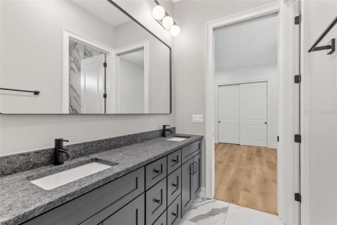 Casa en venta en Saint Petersburg, Florida, 3 dormitorios, 275.36 m2 № 2205592 - foto 16