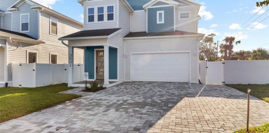 Casa en Saint Petersburg, Florida 3 dormitorios, 275.36 m2 № 2205592