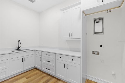 Casa en venta en Saint Petersburg, Florida, 3 dormitorios, 275.36 m2 № 2205592 - foto 19