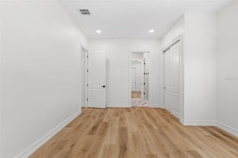 Casa en venta en Saint Petersburg, Florida, 3 dormitorios, 275.36 m2 № 2205592 - foto 18