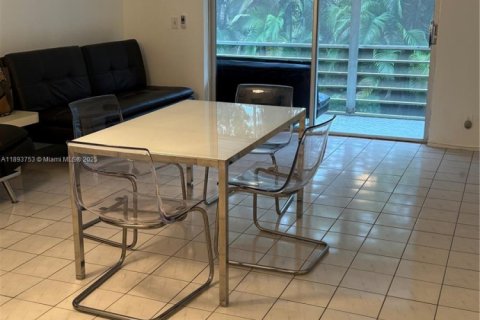 Condominio en venta en Hallandale Beach, Florida, 1 dormitorio, 72.93 m2 № 1947948 - foto 6
