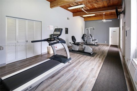 Condominio en venta en Hallandale Beach, Florida, 1 dormitorio, 72.93 m2 № 1947948 - foto 18