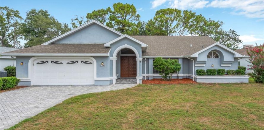 Villa ou maison à Brooksville, Floride 3 chambres, 208.1 m2 № 2216396